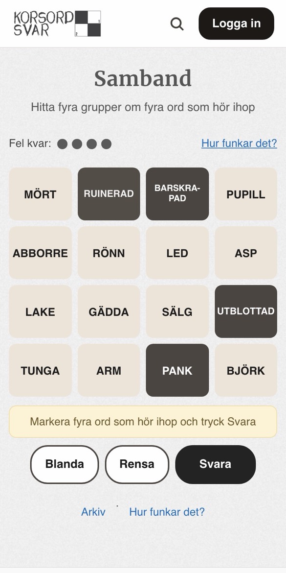 Markera fyra ord som hör ihop och tryck på Svara
